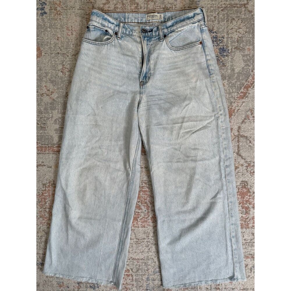 Abercrombie High Rise Crop Wide Leg Jeans Light Wash Raw Hem Size 28/6